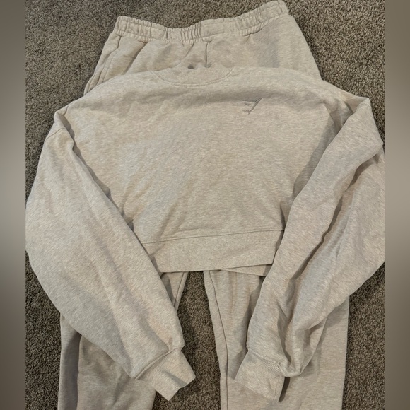 Gymshark Rest Day CROP PULL & JOGGER SET - Picture 3 of 8